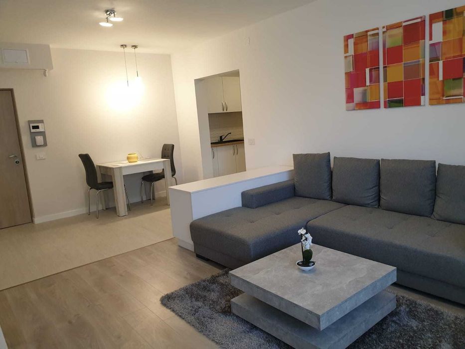Vând apartament cu 2 camere bloc nou cu loc de parcare