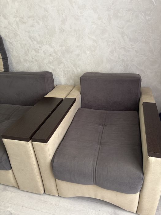 Продам диван с креслом все раскладывается