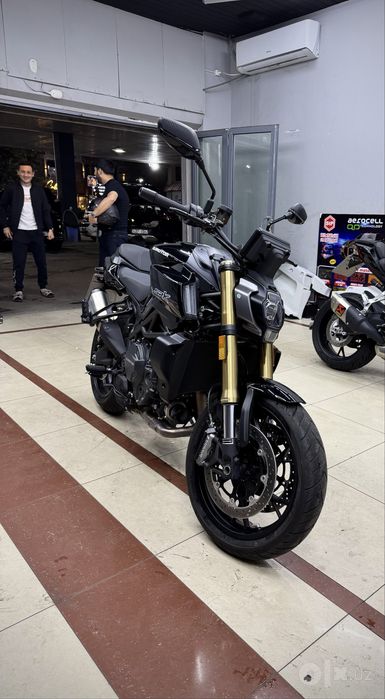 Qj moto 900 Srk 2026