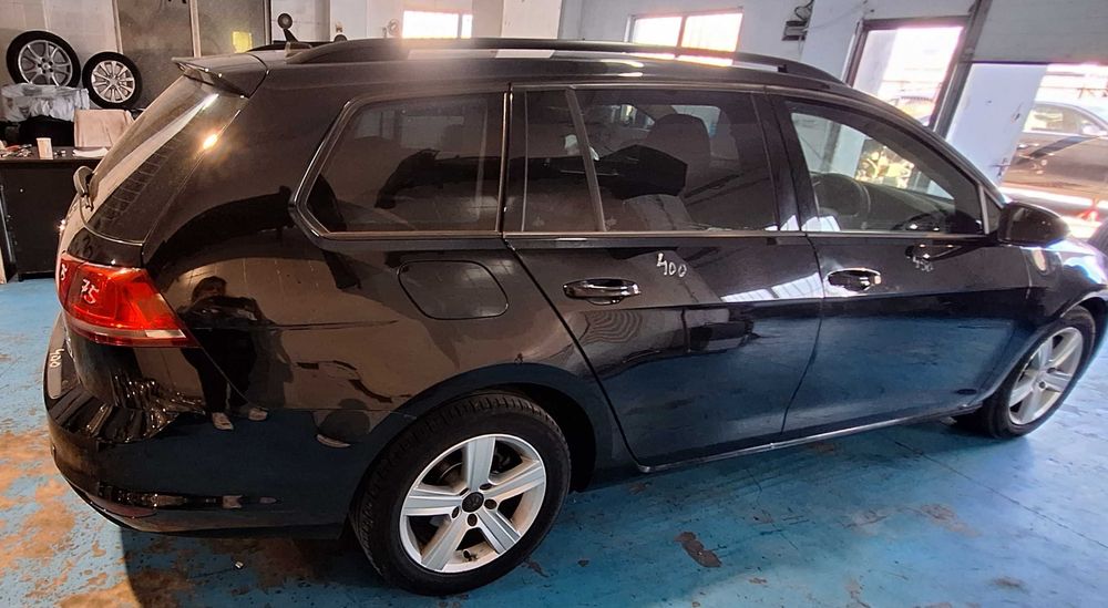 Dezmembrari  VW GOLF 7 BREAK  / 1.6 TDI MODEL 2015
