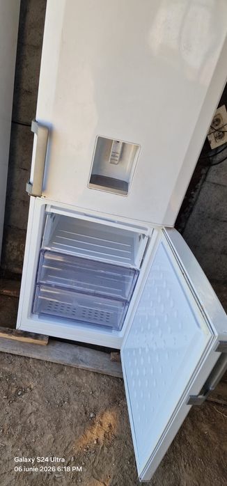 Vând 2 frigidere Arctic si Beko