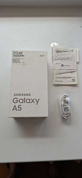 Продаётся самсунг А5  2017 г