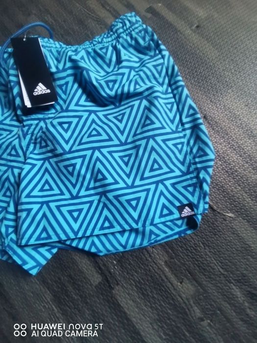 Sort de baie adidas. Original