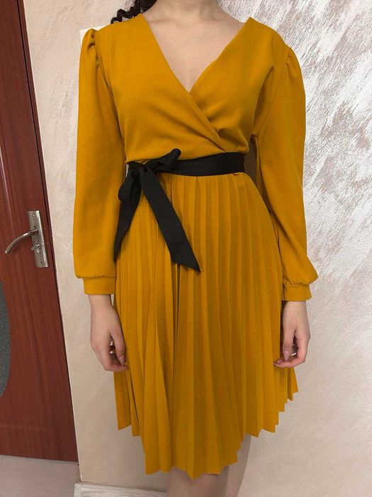 Елегантна рокля с колан