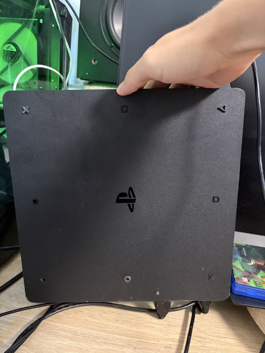 Playstation 4 slim (ps4 slim)