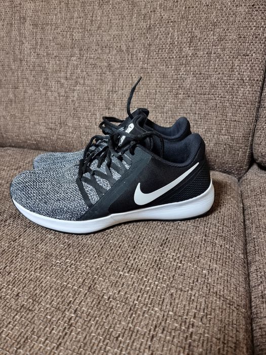 Adidasi nike 44 super