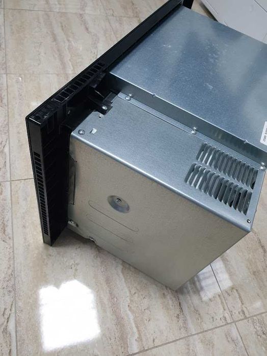 17L - 600мм - Miele M6032 Микровълнова Фурна с Грил за Вграждане