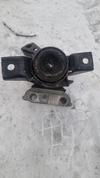 Подушки двигателя на Toyota Estima  .