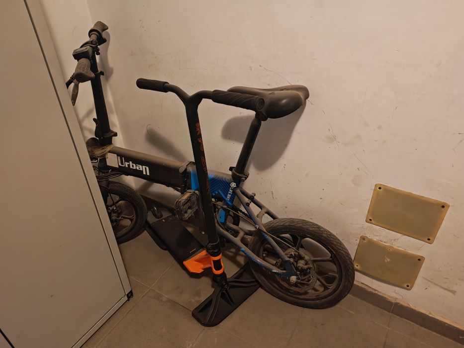 Bicicleta electrica pliabila vând sau schimb