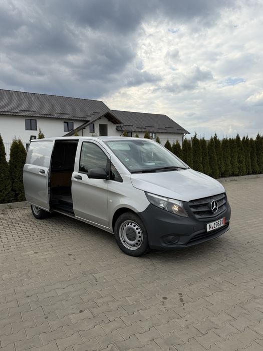 Mercedes Vito-2017-116 Cdi //2.2  163 cai//Webasto/ Ac/ navi/ Bt/ comenzi volan/ cârlig/ 3 locuri/ dubă/ Autoutilitară