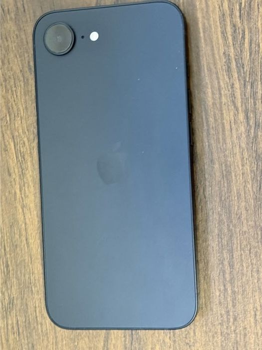 Iphone 16 e de vanzare