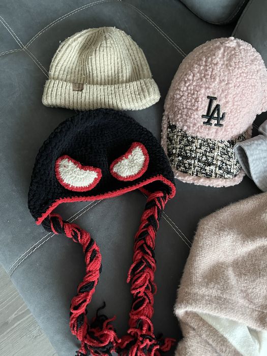 Продаются головные уборы