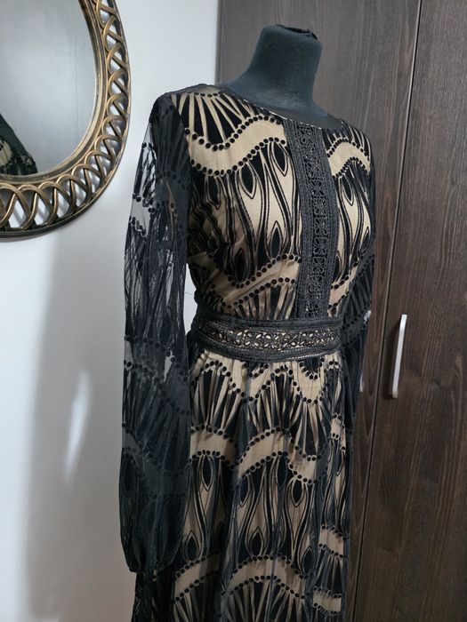Rochie cu model catifea filigran și detalii dantelă - mărime 44