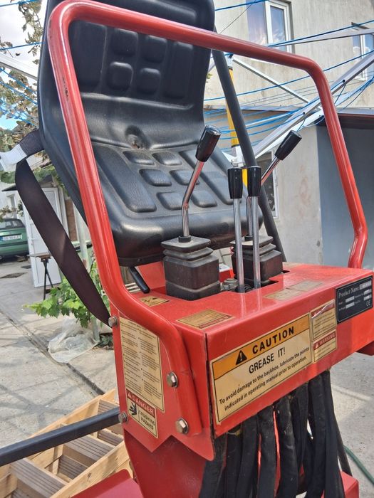 Accesoriu tractor mic escavator