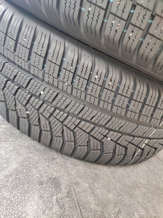 2 бр зимни 205/55/17 Hankook