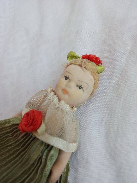 Кукла фарфор ГДР и куклы СССР гуцул и молдаванка