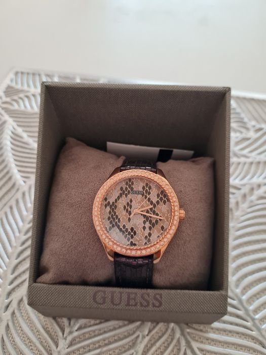Дамски часовник GUESS