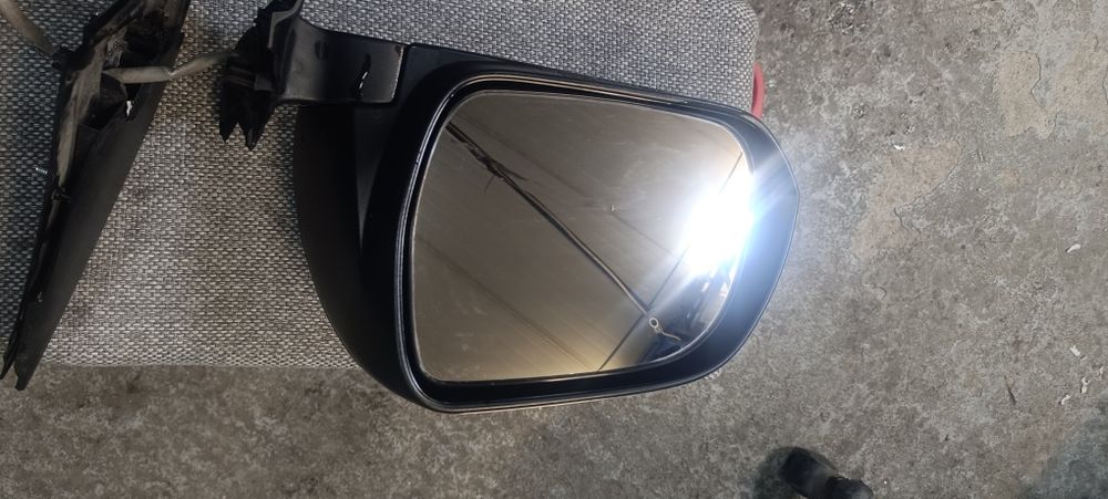 Тойота Хайлюкс зеркало левое