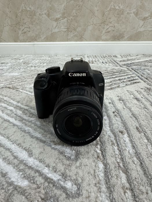 Canon 1000d продаю