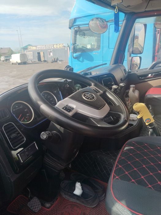 Продам тягач Faw 6*4