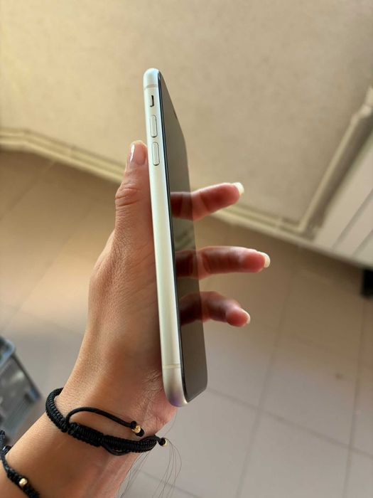 iPhone 11 White 64 GB