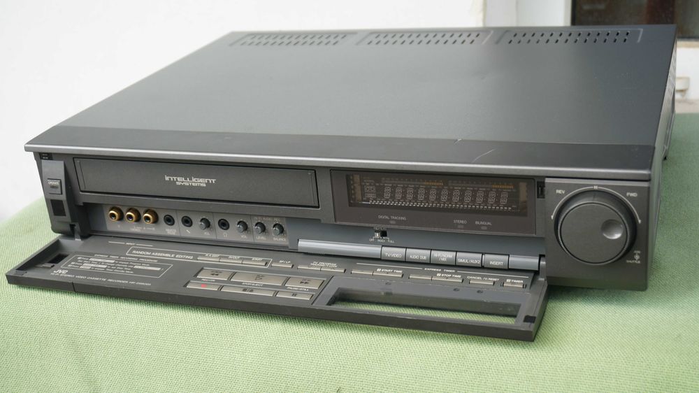 Video recorder VHS marca JVC model HR-D990