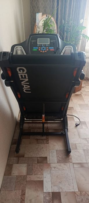 Продам беговую дорожку GENAU TR50