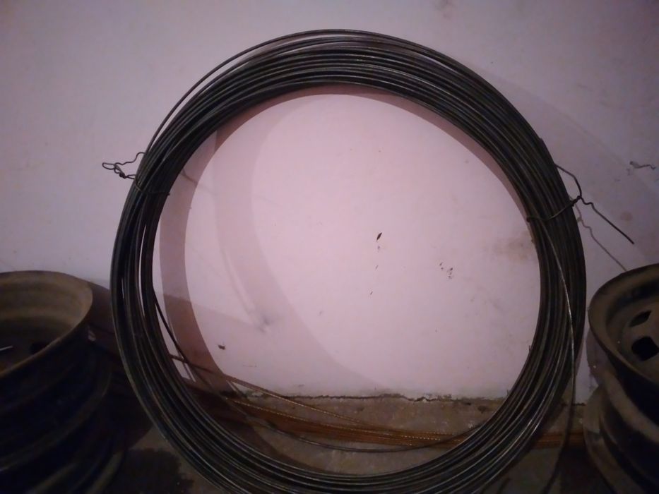 Проволока пружинная 67 метров. Рядом с Каргу.