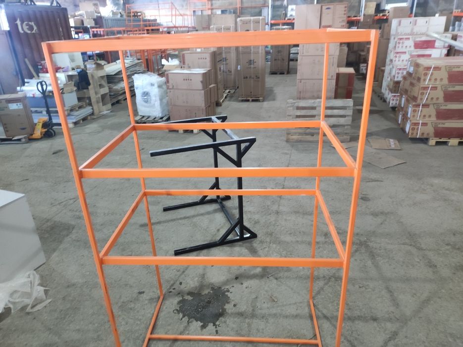 Продажа стеллажей, дивана держателей б/у