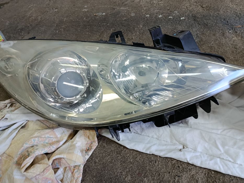 Фарове за Пежо 307