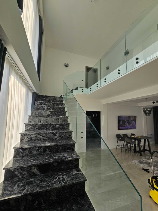 Balustrade Sticlă Interior și Exterior – Eleganță fără compromis