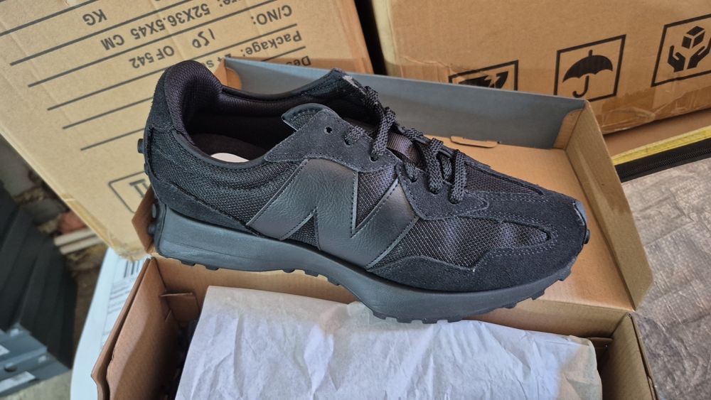 New balance 327 .