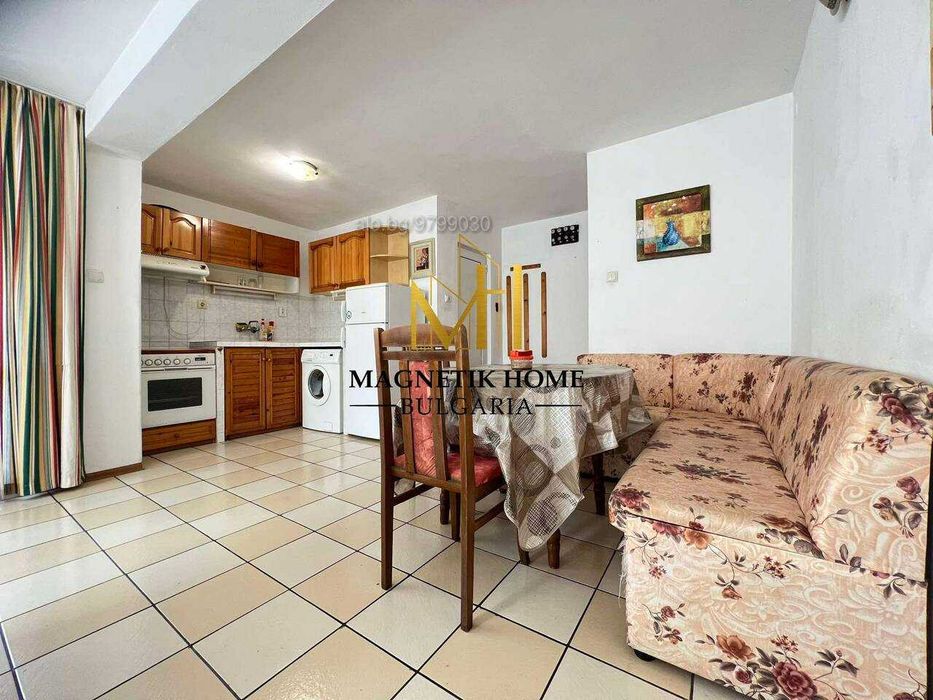 Уютен двустаен апартамент с дворна площадка до морската в ж.к. Лазур