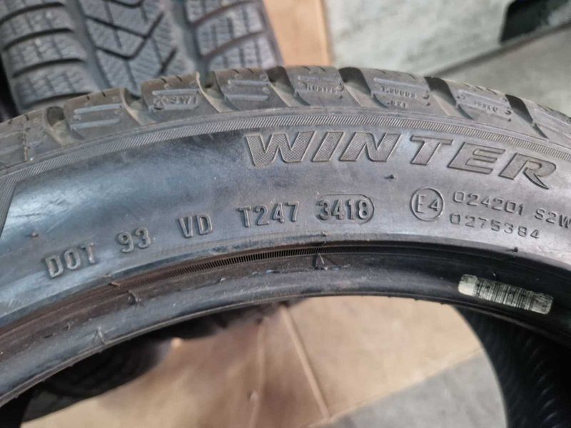 4 Pirelli R18 245/40
зимни гуми DOT3418