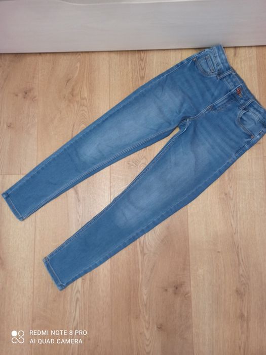 Дънки с блузка от Германия  и Франция