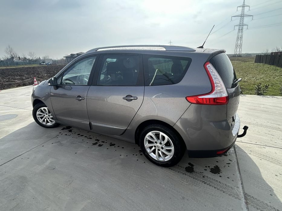 Renault Megane Scenic LIMITED
7 locuri
Renault Megane Scenic LIMITED
7