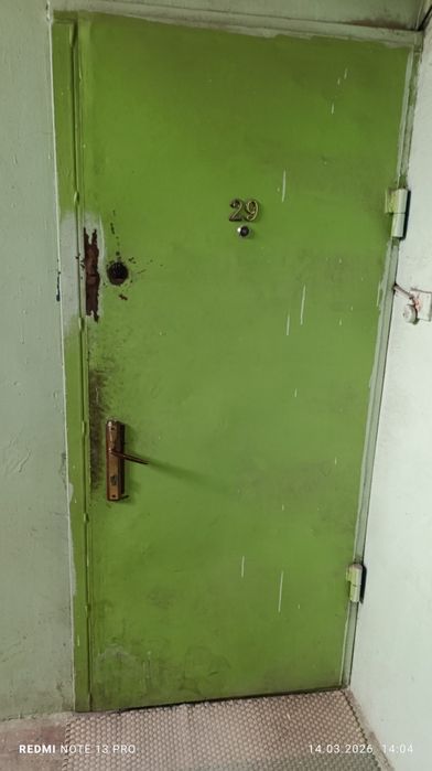 Срочно продаю своя россиский железний Дверы с замков