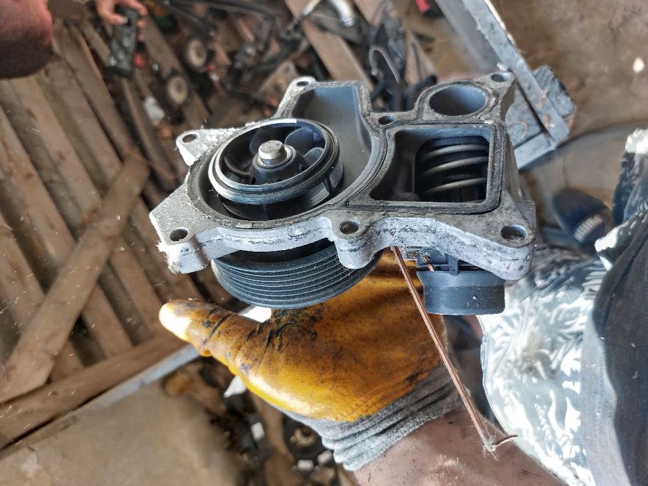 Водна помпа Бмв е60 520д 177кс е61 bmw e60 e61 520d n47