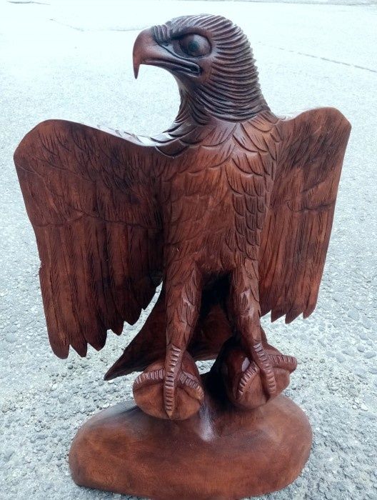 Set sculpturi vulturi din lemn masiv