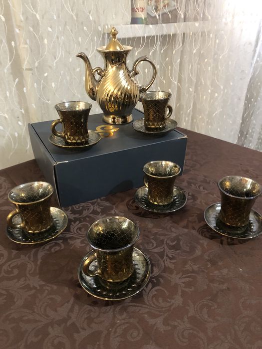 Продам.Красивый чайный сервис.