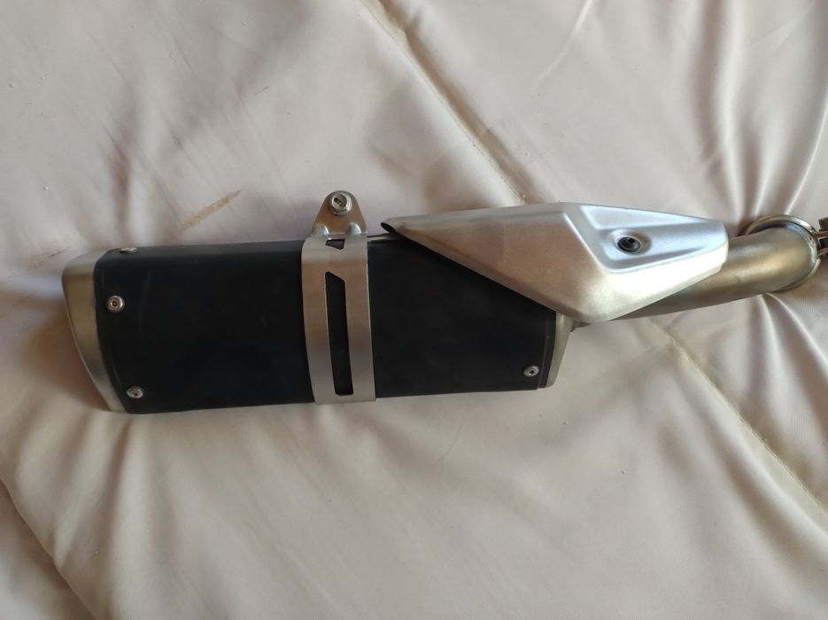 Продавам Ауспух заКТМ Дуке 390 2018 почти чисто нов