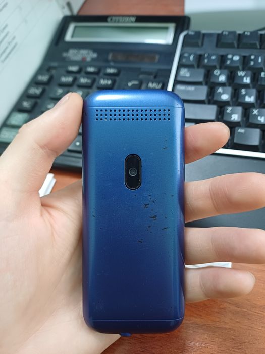 Срочно продам кнопочный телефон