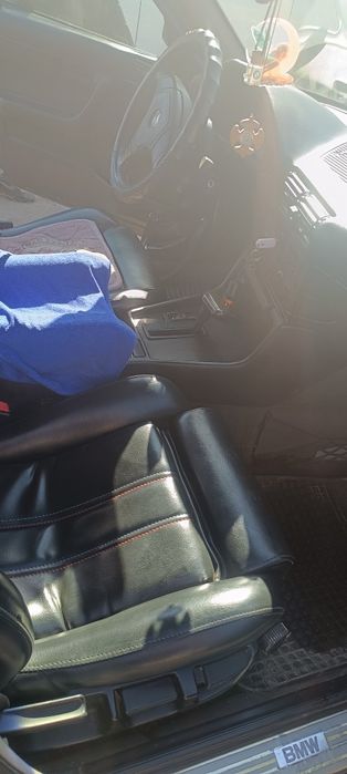 Продам БМВ срочного.