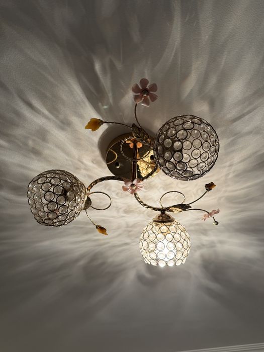 Продам люстры, все три за 10.000