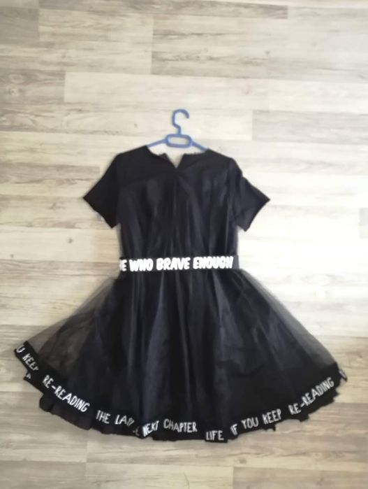 Две рокли от 7г до 9г и за големи