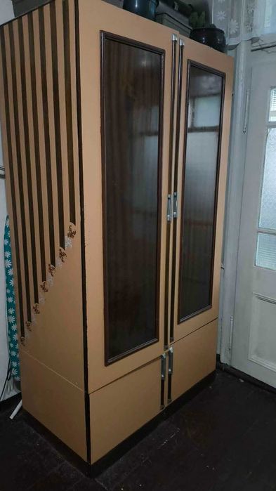 Продавам секция 75 евро
