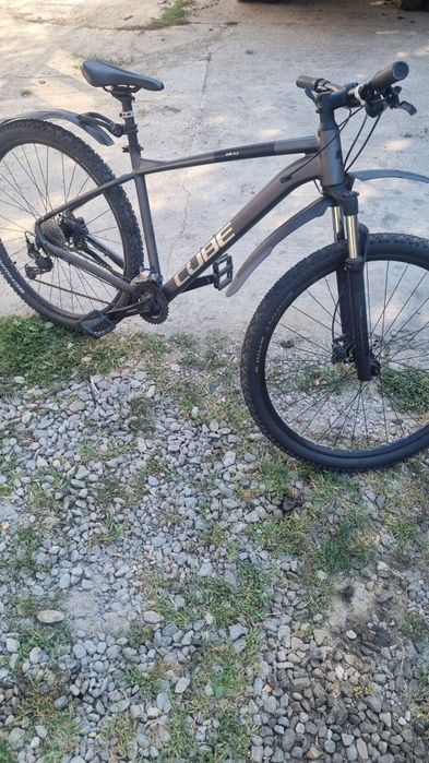 Bicicleta cube in stare perfecta