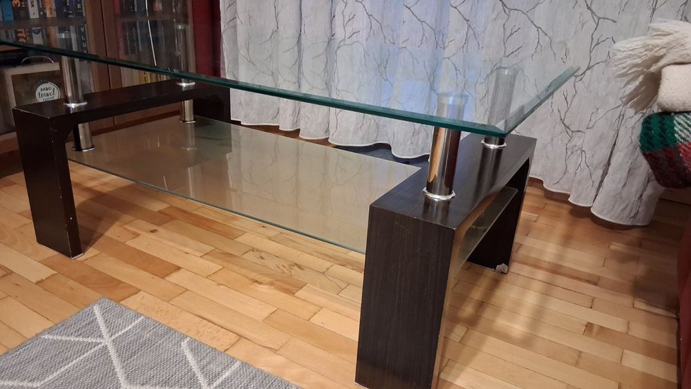 Стъклена масичка