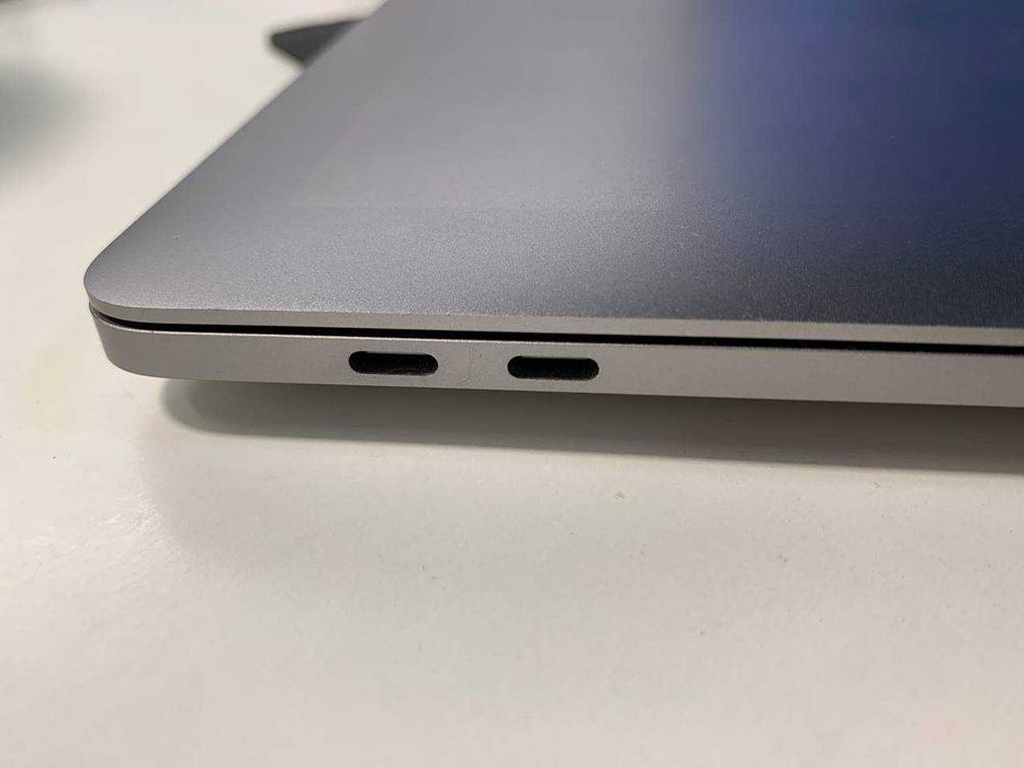 MacBook Pro 15" Touch Bar (late 2016) A1707 /Руска клавиатура +подарък