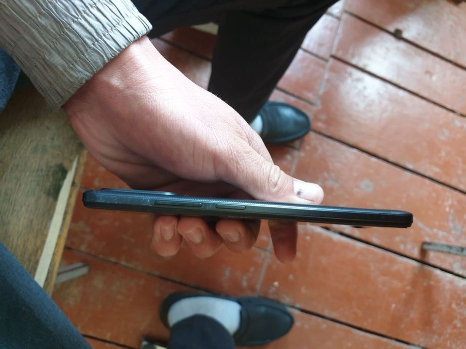 Redmi 12C. Rangi qora. Xotira 4/64.